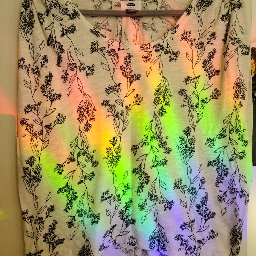 Medium old navy white shirt with black flowers